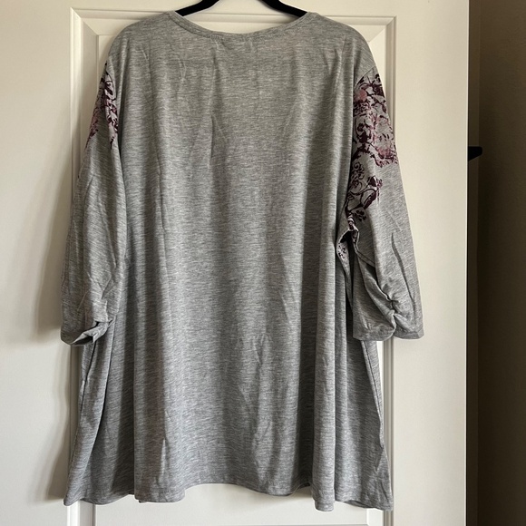 NWT Catherines Women's Floral Studded Tunic size 4X - Picture 3 of 8